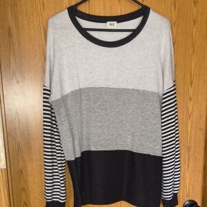 BKE Black and White Knit Top